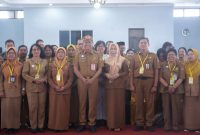 FOTO BERSAMA: Plt Sekretaris Daerah Provinsi Kalteng Leonard S. Ampung, saat fotk barsama usai membuka Pelatihan Persiapan Purna Tugas bagi ASN di lingkungan Pemprov Kalteng di Aula Sei Kapuas BPSDM Kalteng, Senin (8/9/2025).(IST)