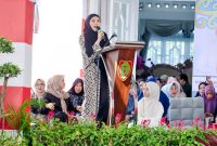 SAMBUTAN :  Ketua TP-PKK Provinsi Kalteng Aisyah Thisia Agustiar Sabran saat memberikan sambutan pada Pengajian Aparatur Sipil Negara dan Dharma Wanita Persatuan Lingkup Pemerintah Provinsi Kalteng (Khusus Muslimah) Dalam rangka peringatan Maulid Nabi besar Muhammad SAW, Jumat (12/9/2025).(IST)