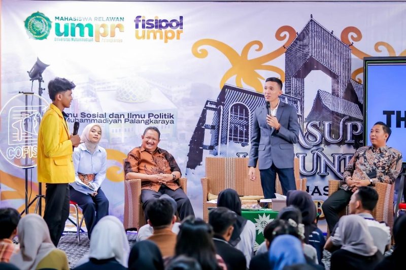 SEMINAR : Plt. Kepala Diskominfosantik Provinsi Kalteng saat menghadiri seminar Nasional di Auditorium FISIPOL UMPR, Kamis (4/9/2025).(IST)