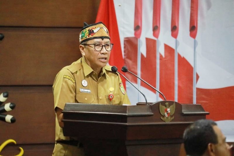 SAMBUTAN : Plt. Sekda Leonard S. Ampung saat menyampaikan sambutan saat PKDN Sespimti Dikreg Angkatan ke-34 Tahun 2025. Kegiatan ini dibuka di Aula Eka Hapakat, Kantor Gubernur Kalteng, Senin (8/9/2025).(IST)