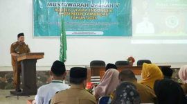 SAMBUTAN : Bupati Lamandau, Rizky Aditya Putra. Menyampaikan sambutan pada kegiatan Musyawarah Daerah (Musda) ke-V MUI Kabupaten Lamandau, di Aula Hotel Putri Tunggal kota Nanga Bulik, Senin (25/8/2025).(IST)