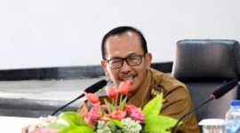 PIMPIN : Wakil Bupati Lamandau, Abdul Hamid saat memimpin rapat di Aula Setda Lamandau, Jumat (3/10/2025).(IST)