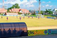 MENANG : Pemain Tunas Lamandau saat main dilapangan melawan Cempaga All Star FC di Stadion 29 November Sampit, Jumat (3/10/2025).(IST)