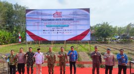HADIRI : Ketua Komisi II DPRD Kabupaten Kotim, Akhyannor, saat menghadiri peletakan batu pertama pembangunan Koperasi Desa Tahun 2025 yang digelar di Desa Eka Bahurui, Kecamatan Mentawa Baru Ketapang, Jumat (17/10/2025).