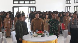 HADIRI : Bupati Lamandau, Rizky Aditya Putra, saat pembukaan Retreat Kepala Desa di Aula Mes Desa, Kecamatan Bulik, Selasa (30/9/2025).(IST)