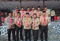 HADIRI : Wakil Ketua II DPRD Kotim, Rudianur (kanan baris depan) saat menghadiri acara Kemah Besar, Minggu (26/10).(IST)
