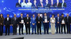FOTO BERSAMA: Ketua Umum pertama HIPMI China, Bagas Deka Kurtianto saat foto bersama Wakil Menteri Investasi RI, Wakil Duta Besar RI untuk Tiongkok, anggota DPR RI usai pengukuhan, Sabtu (18/10/2025).