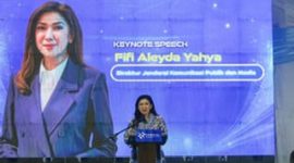 MEMBUKA : Direktur Jenderal Komunikasi Publik dan Media (KPM) Kemkomdigi, Fifi Aleyda Yahya saat membuka Festival Kelompok Informasi Masyarakat (KIMFest) Nasional 2025
di Lapangan Ahmad Yani, Alun-Alun Kota Tangerang, Banten, Jumat (14/11/2025).(IST)