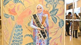 APRESIASI: Bunda PAUD Provinsi Kalteng Aisyah Thisia Agustiar Sabran usai menerima Apresiasi Nasional Kategori Bunda PAUD Provinsi Wiyata Dharma Muda oleh Kementerian Pendidikan Dasar dan Menengah di The Sultan Hotel & Residence Jakarta, Kamis (13/11/2025).(IST)