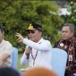 PERTEMUAN : Gubernur Kalteng, H. Agustiar Sabran dan sejumlah kepala OPD saat  pertemuan terbuka bersama awak media dan masyarakat di halaman Rumah Jabatan Gubernur, Jumat (21/11/2025) sore.(IST)