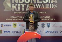 TERIMA PENGHARGAAN : Gubernur KalTENG Agustiar Sabran saat menerima penghargaan kategori Empowerment of Agriculture and Food Self-Sufficiency yang diselenggarakan oleh Garuda TV, yang digelar di Yudistira Ballroom, Patra Jasa Office Tower, Jakarta, Senin (10/11/2025).(IST)