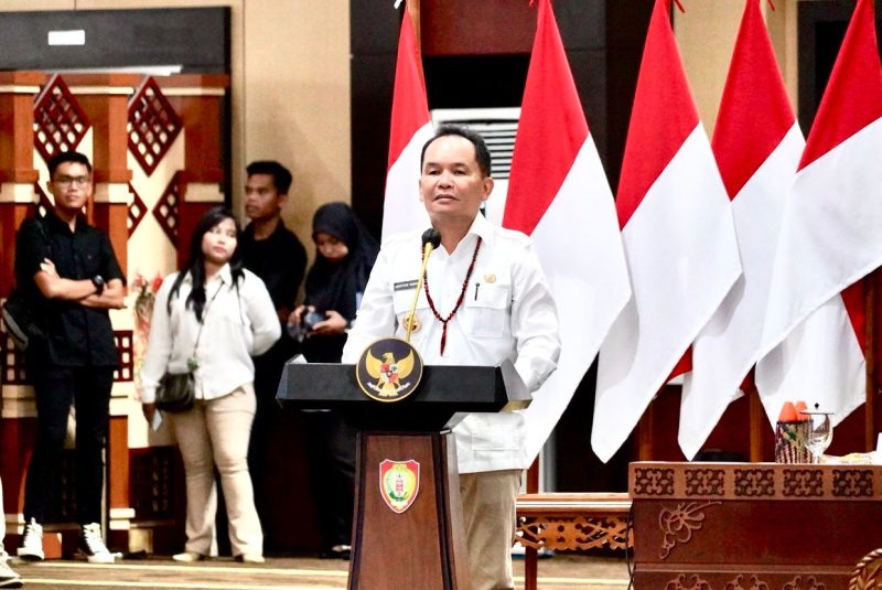 SAMBUTAN : Gubernur Agustiar Sabran saat sampaikan sambutan pada rilis penyelenggaraan pemerintahan Provinsi Kalteng Tahun 2025, yang digelar di Aula Jayang Tingang, Kantor Gubernur Kalteng, Rabu (31/12/2025).(IST)