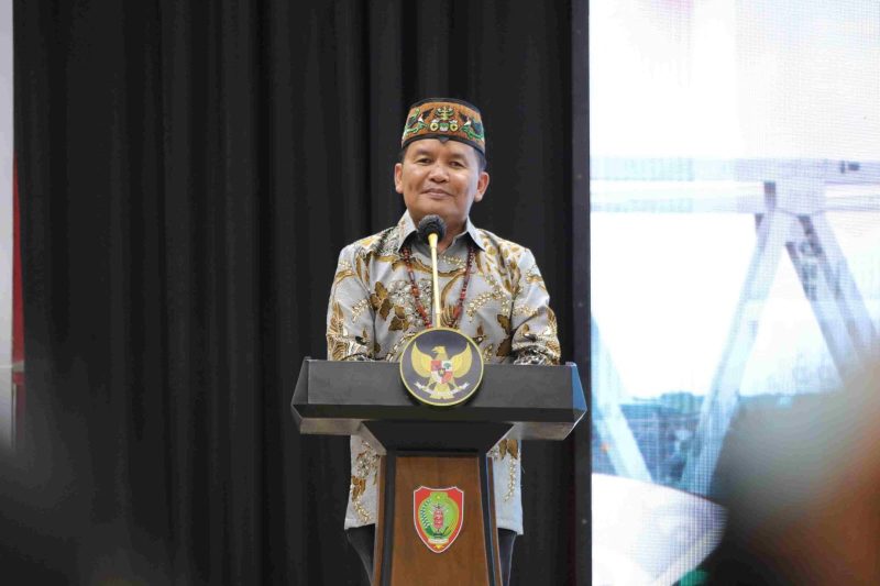 SAMBUTAN : Gubernur Agustiar Sabran sampaikan sambutan pada acara Pisah Sambut Kepala Kejaksaan Tinggi (Kajati) Kelteng Jumat (5/12/2025).(IST)