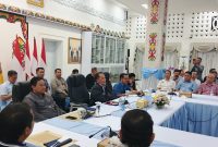 BERDISKUSI - Gubernur Kalimantan Tengah Agustiar Sabran saat jumpa media, bahas Kartu Huma Betang dan Lingkungan.(IST)