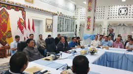 BERDISKUSI - Gubernur Kalimantan Tengah Agustiar Sabran saat jumpa media, bahas Kartu Huma Betang dan Lingkungan.(IST)