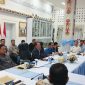 BERDISKUSI - Gubernur Kalimantan Tengah Agustiar Sabran saat jumpa media, bahas Kartu Huma Betang dan Lingkungan.(IST)