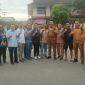 CEK LOKASI : Pemkab Kotim bersama panitia dan pihak klinik serta gereja saat cek lokasi untuk penyesuaian teknis road race di kawasan Taman Kota Sampit, Selasa (9/12/2025).(IST)