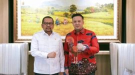 AUDENSI : Bupati Kabupaten Lamandau Rizky Aditya Putra saat audiensi dengan Kepala Staf Kepresidenan Muhammad Qodari di Gedung Kantor Staf Presiden (KSP), Jakarta, Rabu (21/1/2026). 