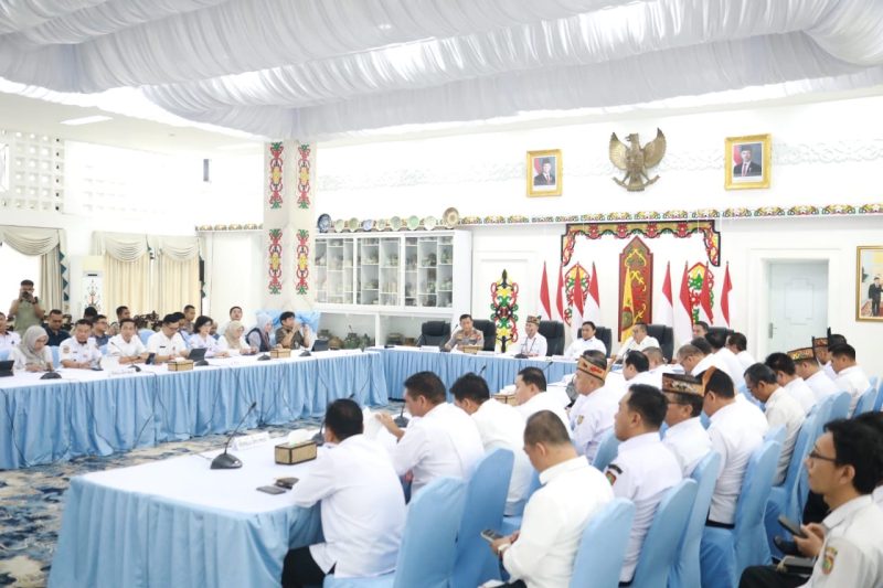 RAPAT : Suasana saat Rapat Sosialisasi Implementasi KHBS, yang digelar di Istana Iseng Mulang, Rabu (25/2/2026)