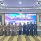 FOTO BERSAMA: Sekretaris Diskominfosantik Provinsi Kalteng Tuty Sulistyowatie saat foto bersama pihak Banwaslu Kalteng usai audiensi, Selasa (27/1/2026).