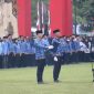 UPACARA : Para Guru saat mengikuti upacara yang digelar oleh pemerintah daerahnya belum  lama ini.
