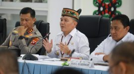 ARAHAN : Gubernur Kalteng H.Agustiar Sabran saat sampaikan arahan Rapat Sosialisasi KHBS yang digelar di Istana Isen Mulang, Rabu (25/2/2026).