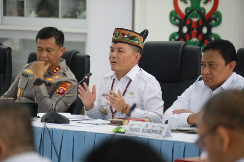 ARAHAN : Gubernur Kalteng H.Agustiar Sabran saat sampaikan arahan Rapat Sosialisasi KHBS yang digelar di Istana Isen Mulang, Rabu (25/2/2026).