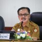 ARAHAN : Asisten Perekonomian dan Pembangunan Setda Provinsi Kalteng Herson B. Aden saat menyampaikan arahannya saat Rapat Temu Mitra Koperasi Merah Putih Tahun 2026 yang digelar di Aula Bajakah Lantai II Kantor Gubernur Kalteng, Senin (19/01/2026).