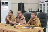 MEMBUKA : Pj Sekda Kabupaten Seruyan, dr. Bahrun Abbas saat membuka Forum Perangkat Daerah Kabupaten Seruyan Tahun 2026 yang digelar di Aula Bapperida Seruyan, Selasa (10/3/2026).