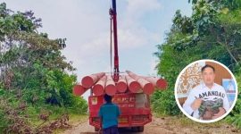 MATERIAL : Sejumlah meterial tiang listrik sudah berada di Desa Karang Taba, Kecamatan Lamandau, untuk dilakukan perluasan jaringan, ini terlihat, Kamis (26/3). 
