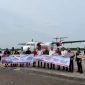 RESMIKAN : Plt Sekda Kalteng Leonard S Ampung bersama Kepala Dinas Perhubungan Kalteng Yulindra Dedy, Plt EGM Bandara Tjilik Riwut I Made Darmawan, dan jajaran saat peresmian rute penerbangan Palangka Raya - Pangkalan Bun di Bandara Tjilik Riwut, Rabu (11/3/2026).