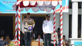APEL - Kapolres Lamandau AKBP Joko Handono bersama Wakil Bupati Lamandau Abdul Hamid memimpin Apel Gelar Pasukan Operasi Ketupat 2026 di halaman GPU Lantang Torang Kamis (12/3/2026).