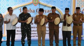 MEMBUKA : Gubernur Kalteng, H.Agustiar Sabran dan Wakil Gubernur Kalteng, Edy Pratowo saat membuka kegiatan Gebyar Ramadan Berkah Jilid V yang digelar di Halaman TVRI Kalimantan Tengah, Jalan Yos Sudarso, Palangka Raya, Senin (2/3).