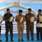 MEMBUKA : Gubernur Kalteng, H.Agustiar Sabran dan Wakil Gubernur Kalteng, Edy Pratowo saat membuka kegiatan Gebyar Ramadan Berkah Jilid V yang digelar di Halaman TVRI Kalimantan Tengah, Jalan Yos Sudarso, Palangka Raya, Senin (2/3).
