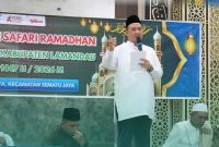 SAFARI RAMADAN: Bupati Lamandau, Rizky Aditya Putra, bersama Forkopimda saat melaksanakan kegiatan Safari Ramadan 1447 Hijriah/2026 Masehi di Masjid Desa Mekar Mulya, Kecamatan Sematu Jaya, Jumat sore (6/3).