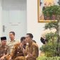 BERDIALOG : Plt Diskominfosantik Kalteng, Rangga Lesmana, saat berdialog dengan masyarakat terkait program KHBS, di Istana Isen Mulang, Rumah Jabatan Gubernur Kalteng, Selasa (10/3/2026).