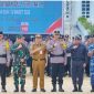 HADIRI :  Plt Sekda Kalteng Leonard S. Ampung saat menghadiri Apel Gelar Pasukan Operasi Ketupat Telabang 2026 di Lapangan Pangkalan Bun Park, Jalan H.M. Rafi’i, Kabupaten Kotawaringin Barat, Kamis (12/3/2026).
