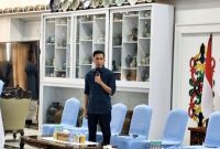 BERDIALOG : Kepala Dinas Komunikasi, Informatika, Persandian, dan Statistik Provinsi Kalimantan Tengah, Rangga Lesmana, saat berdialog bersama insan pers di Istana Isen Mulang, Jumat (17/4/2026).