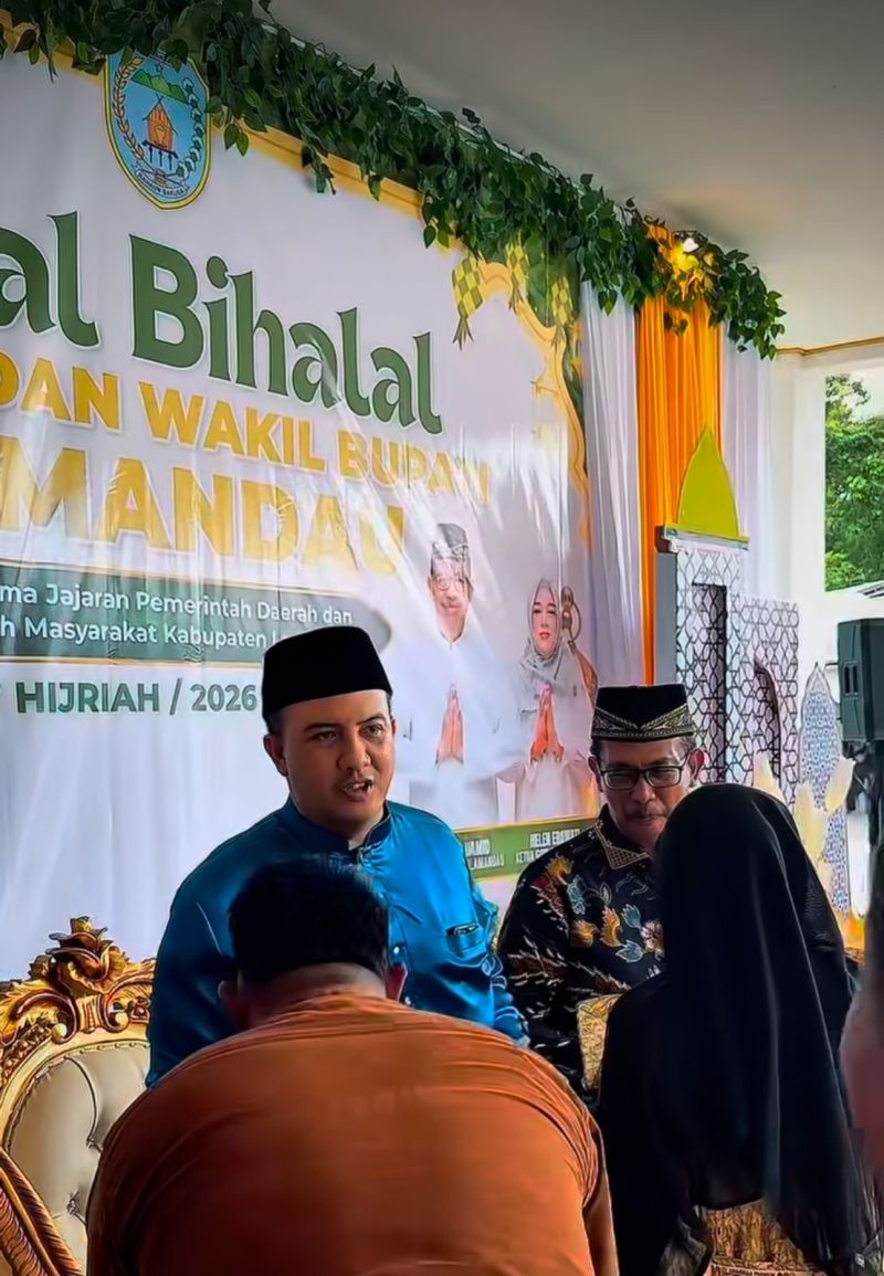HALALBIHALAL : Bupati Lamandau, Rizky Aditya Putra, bersama Wakil Bupati Abdul Hamid saat kegiatan Halalbihalal 1447 Hijriah yang digelar Pemerintah Kabupaten Lamandau di pendopo Rujab Bupati, Minggu (29/3/2026).