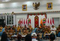 SAMBUTAN : Gubernur Kalteng Agustiar Sanrasaat memberikan sambutan saat menggelar silaturahmi bersama pimpinan media, organisasi pers, dan wartawan di Istana Isen Mulang, Palangka Raya, Selasa (19/5/2026).