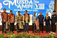 MEMBUKA : Wagub Kalteng, H. Edy Pratowo secara resmi membuka Musda VIII AMPI Provinsi Kalteng Tahun 2026 di Ballroom Aquarius Hotel Palangka Raya, Minggu (14/6/2026).