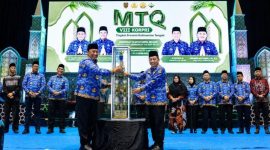 PENYERAHAN : Wakil Gubernur Kalimantan Tengah, Edy Pratowo, saat menyerahan piala bergilir menandai dibukanya MTQ VIII KORPRI Tingkat Provinsi Kalteng Tahun 2026, di Arena Utama Alun-alun Jorih Jerah, Kabupaten Murung Raya, Rabu (24/6/2026).