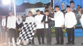 LEPAS : Gubernur Kalimantan Tengah, Agustiar Sabran saat melepas pawai takbiran menyambut Hari Raya Idul Adha 1447 Hijriah berlangsung meriah di Bundaran Besar Palangka Raya, Selasa (26/5/2026).