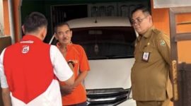 SIDAK : Kepala Bidang Perlindungan Konsumen Disdagperin Kalteng, Maskur, bersama SBM Kalteng IV Gas Pertamina Patra Niaga, Hadyan Yuhridza, saat melakukan sidak terhadap LPG, Senin (22/6/2026).