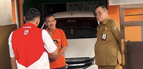 SIDAK : Kepala Bidang Perlindungan Konsumen Disdagperin Kalteng, Maskur, bersama SBM Kalteng IV Gas Pertamina Patra Niaga, Hadyan Yuhridza, saat melakukan sidak terhadap LPG, Senin (22/6/2026).