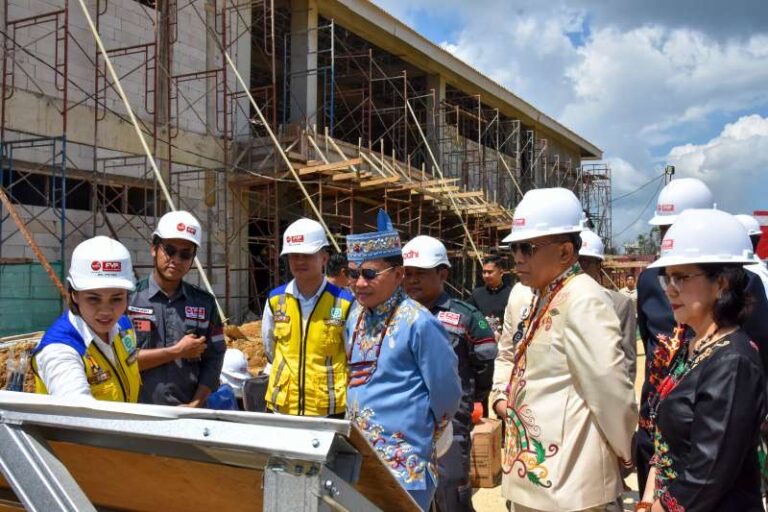 MENIJAU : Gubernur Agustiar Sabran bersama Bupati Gunung Mas Jaya S. Monon Tinjau Progres Pembangunan Sekolah Rakyat di Kabupaten Gunung Mas, Senin (22/06/2026).
