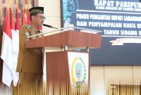PIDATO : Wakil Bupati Lamandau, Abdul Hamid, saat menyampaikan pidato pengantar Ranperda tentang LPJ Pelaksanaan APBD Tahun Anggaran 2025 pada Rapat Paripurna I Masa Sidang III Tahun Sidang 2025/2026 DPRD Kabupaten Lamandau, Senin (22/6/2026).