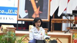 SAMBUTAN : Pj Sekda Kalteng Linae Victoria Aden memberikan sambutan saat menerima kunjungan kerja Tim Panja Pembahasan RUU Kabupaten/Kota Komisi II DPR RI di Aula Jayang Tingang, Kantor Gubernur Kalteng, Rabu (24/6/2026).