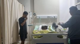 FOTO/IST: korban yang dibakar oleh pacarnya saat mendapat perawatan di RSUD dr. Murjani Sampit. 