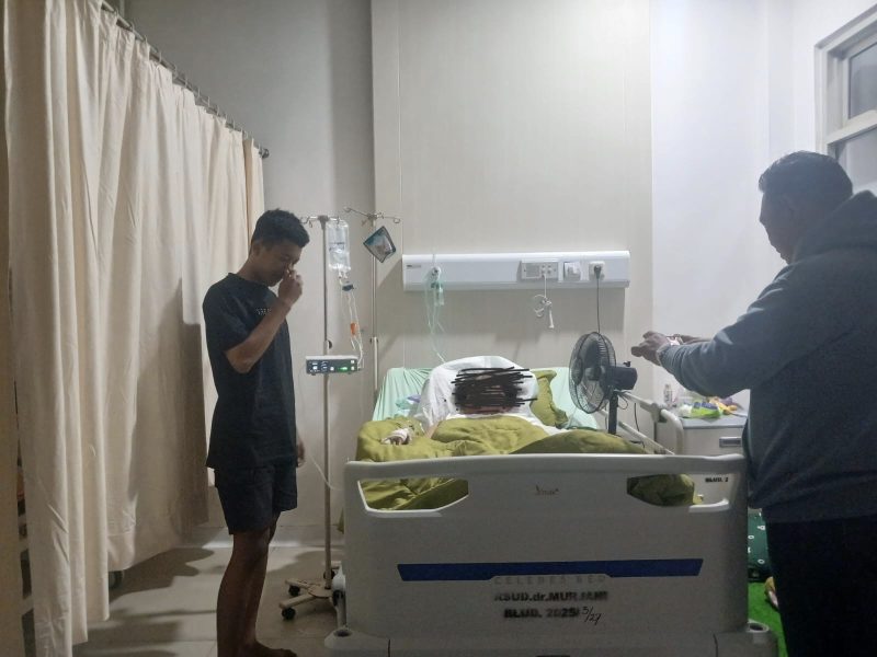 FOTO/IST: korban yang dibakar oleh pacarnya saat mendapat perawatan di RSUD dr. Murjani Sampit. 